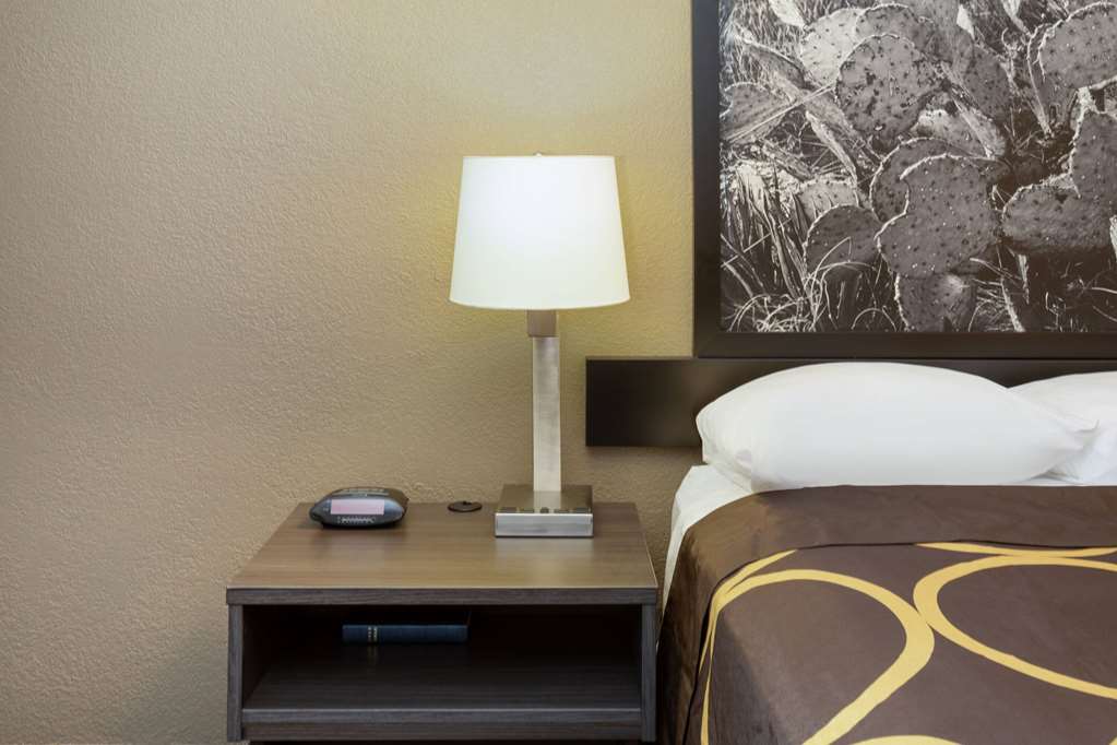 Super 8 by Wyndham Seguin - photo 16