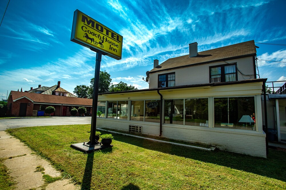 Coach House Inn - photo 47