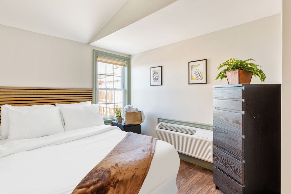 The Palms Hotel Fire Island - photo 31