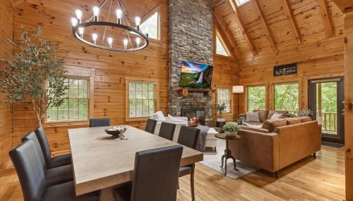 Trails End Cabin Sauna Arcade Hot Tub Firepit — 4-Star Luxury Hotel in Logan, United States