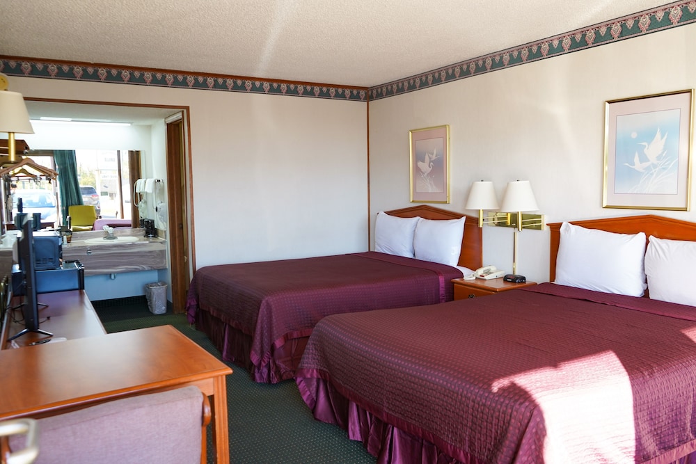 Sunset Inn Clarksville - photo 18