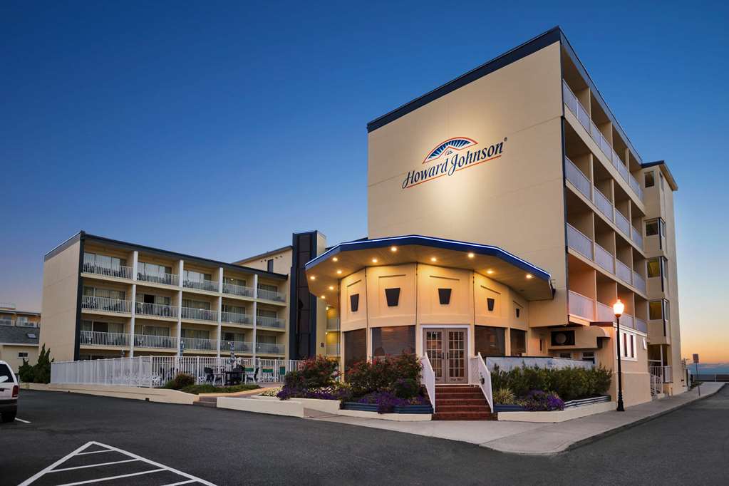 Howard Johnson by Wyndham Ocean City Oceanfront - photo 2