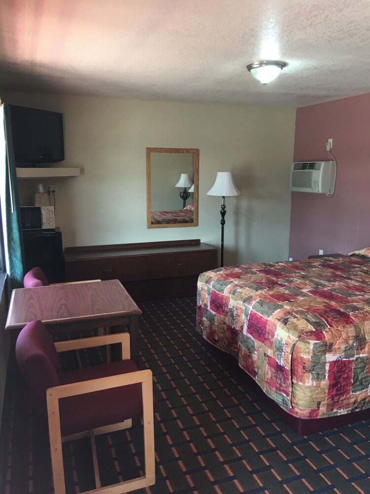 Best Value Inn Motel Sandusky - photo 35