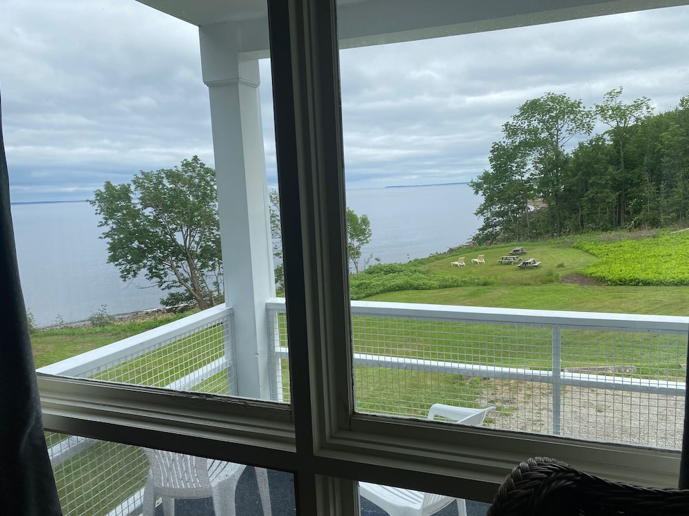 The High Tide Inn - photo 101