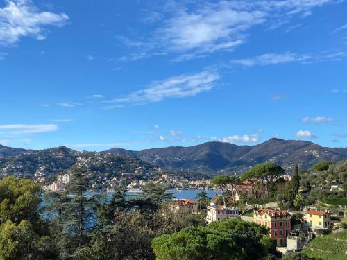 Lux Elegant Sea View Apartment Portofino Coast — 4-Star Luxury Hotel in Zoagli, Italy