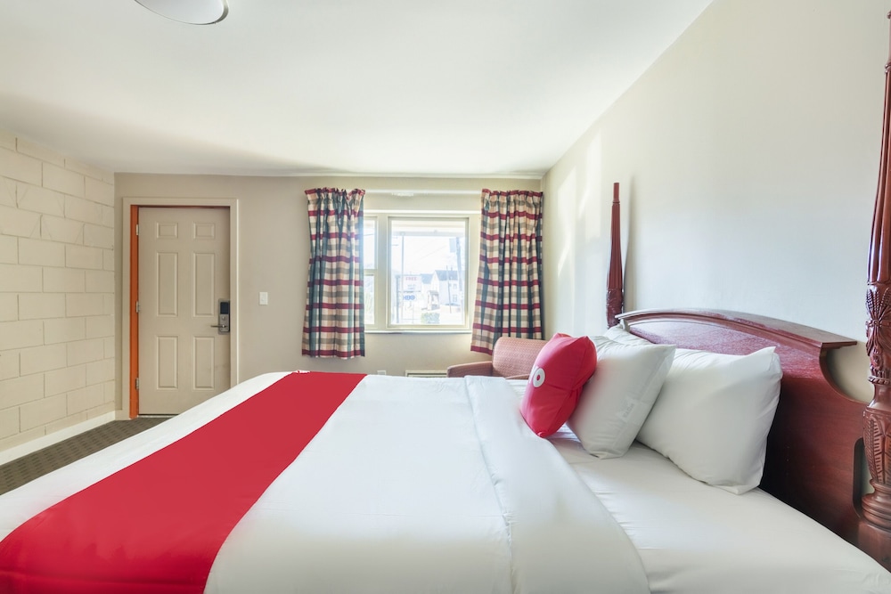 OYO Hotel Malden MA Broadway - photo 31