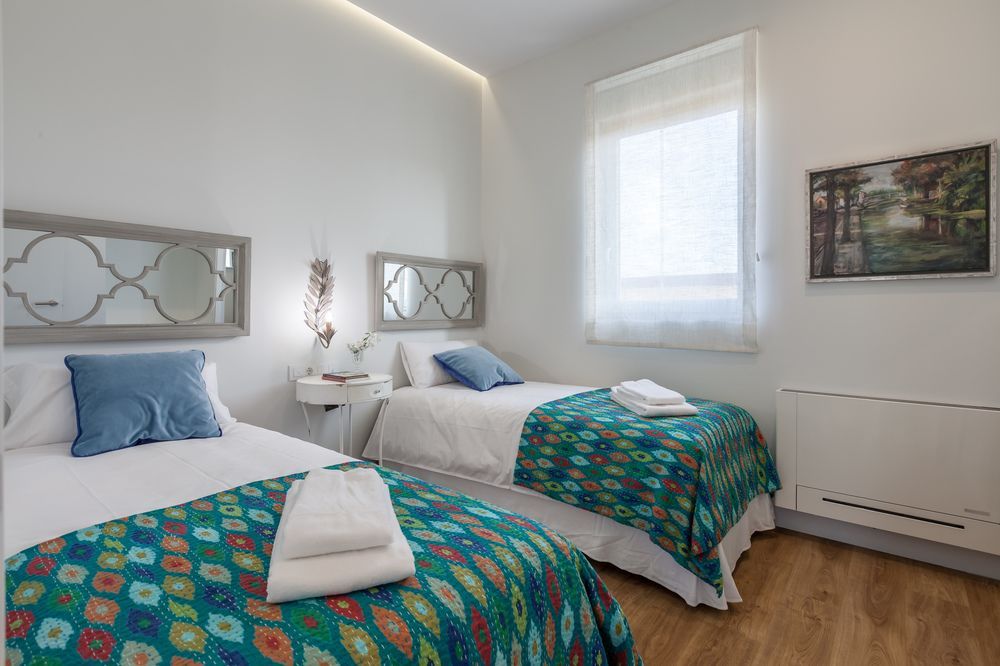 Apartamentos RG Suites Jardines de Murillo — 4-Star Luxury Hotel in Sevilla, Spain