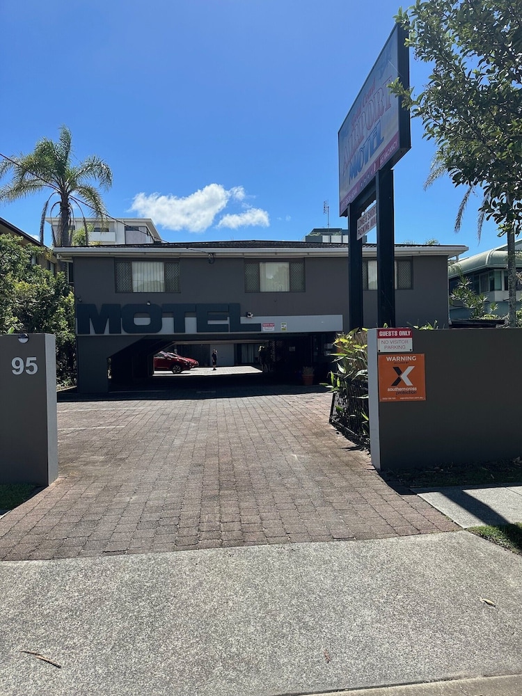 Gold Coast Airport Motel — Bilinga