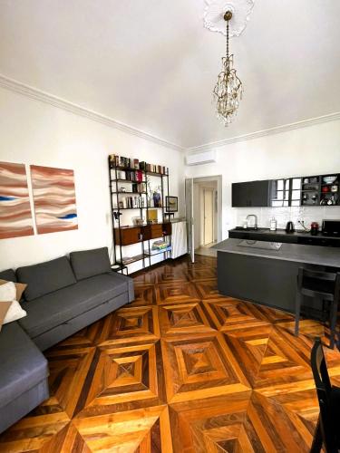 Emozione Torino affascinante silenzioso in palazzo d'epoca pressi piazza Solferino — 4-Star Luxury Hotel in Turin, Italy