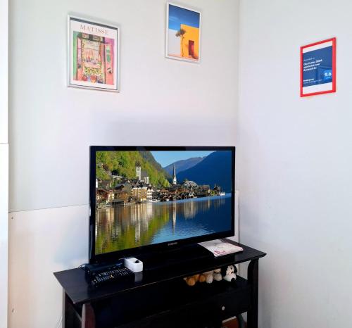 City Center 2BDR Apartment near Rustaveli Av