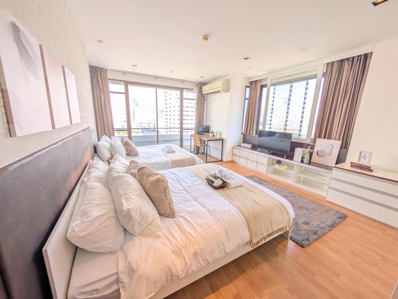 Spacious and Renovated 1 Bedroom 100m to Nana BTS 55 sqm