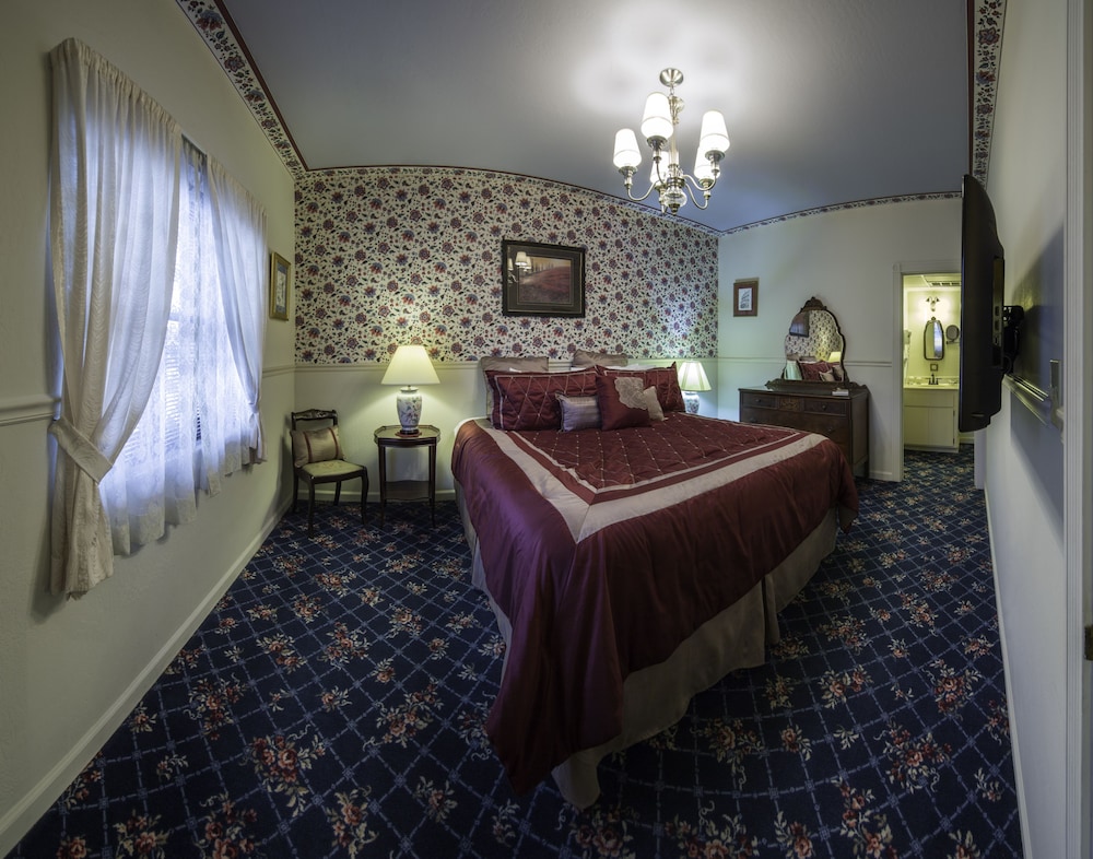 Historic Cary House Hotel - photo 11