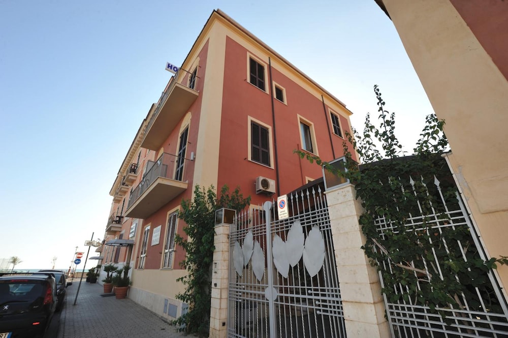 Miramare - carbon neutral hotel in Ladispoli