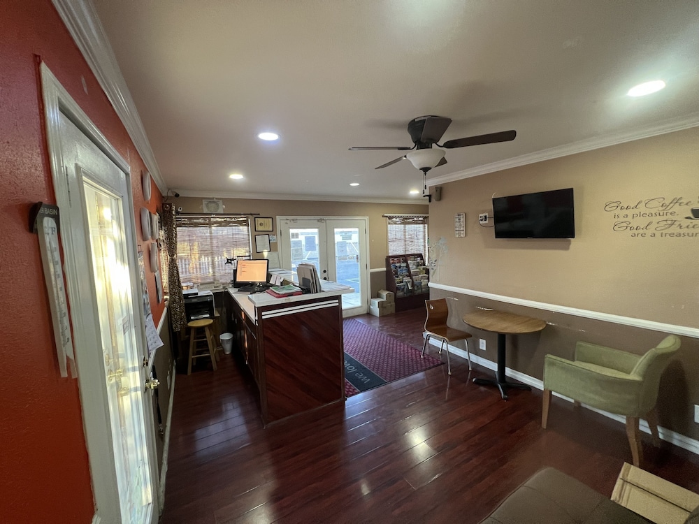 Hotel Europa Ridgecrest - photo 18