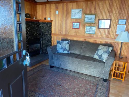 Whistling Winds Motel - photo 13