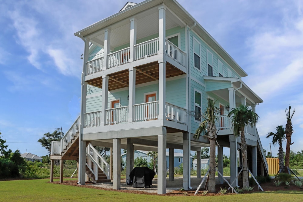 Reel Amerivibes By Pristine Properties Vacation Rentals — 4-Star Luxury Hotel in Mexico Beach, United States