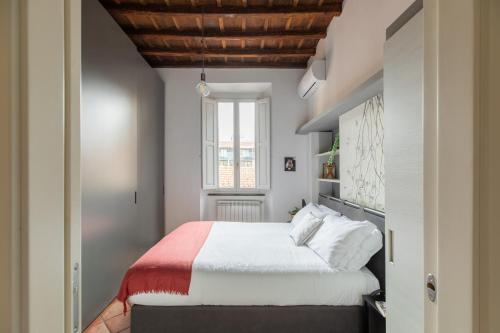 iFlat Trevi Charm Elegant & Comfy Roman Escape — 4-Star Luxury Hotel in Rome, Italy