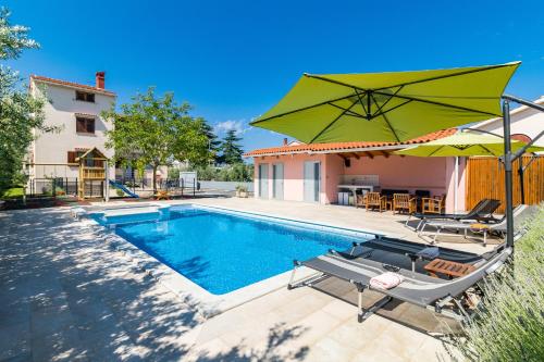 Apartment Anton Fazana — 4-Star Luxury Hotel in Fazana, Croatia