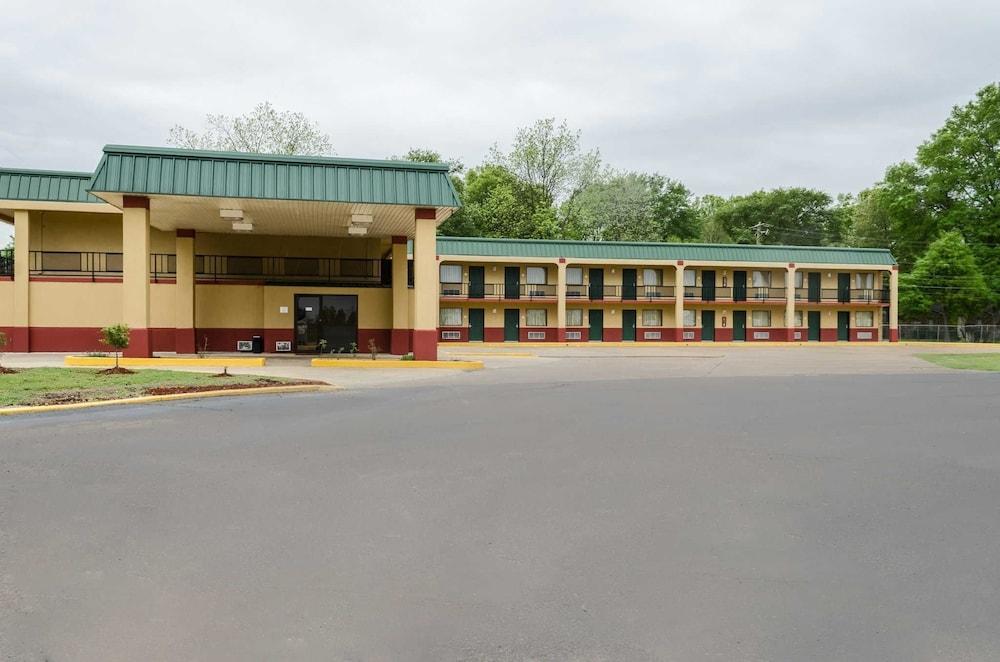 Rodeway Inn — hotel in Indianola