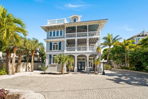 Bean Point Bliss 820 North Shore Dr in Anna Maria, United States
