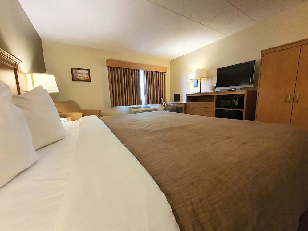 AmeriVu Inn & Suites Waconia - photo 35