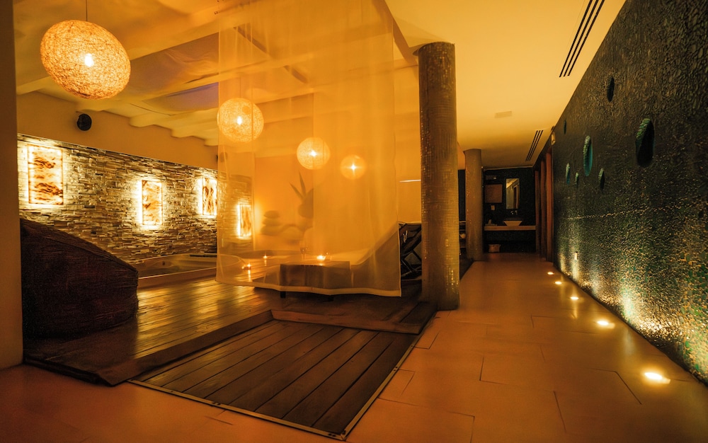 Artisan Family Hotels And Resorts Playa Esmeralda