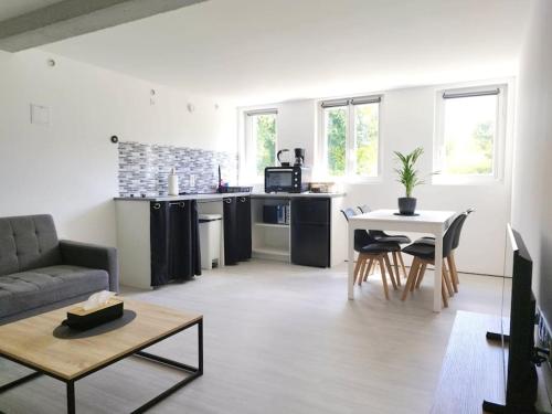 Spacieux loft pour 10 pers — hotel in Briec