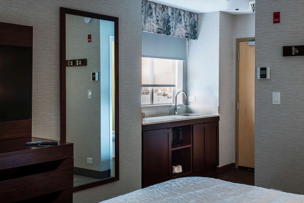 Hampton Inn & Suites Chicago Lincolnshire - photo 32