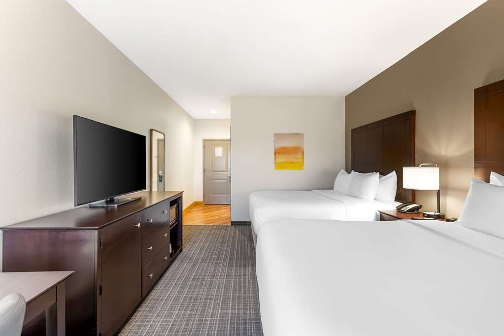 Comfort Inn & Suites Verona at Turning Stone Resort Casino - photo 36