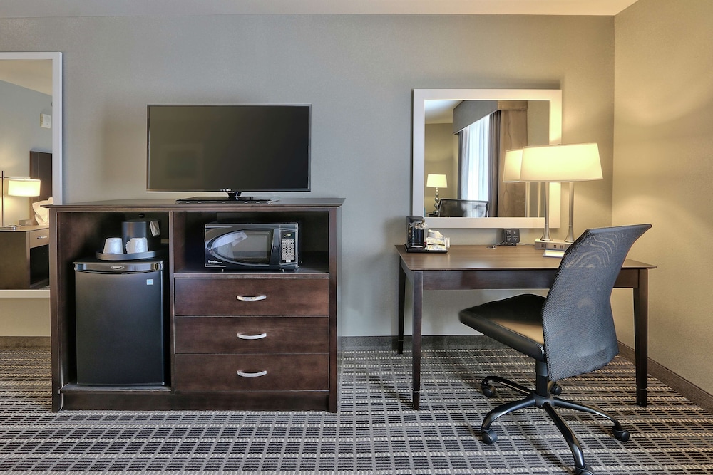 Hampton Inn & Suites Albuquerque Airport - photo 15