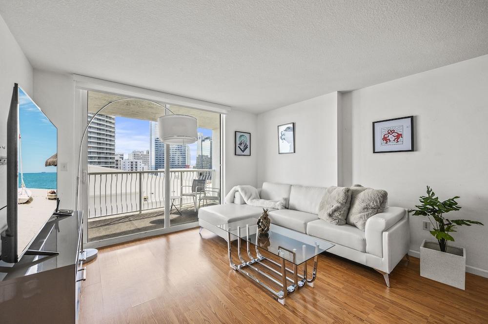 Amazing High Rise at Brickell with Pool — 4-Star Luxury Hotel in Miami, United States