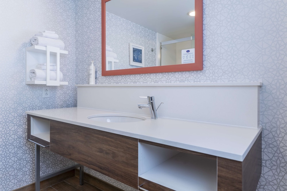 Hampton Inn & Suites St. Louis Chesterfield - photo 41