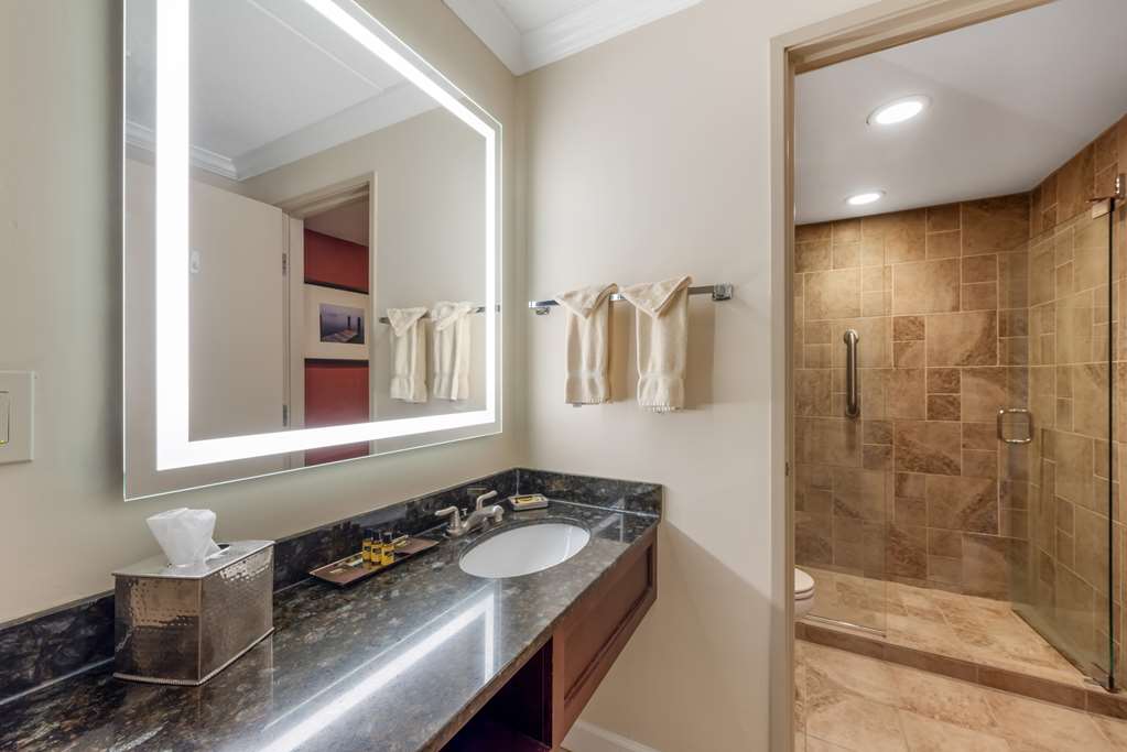 Best Western Plus White Bear Country Inn - photo 42