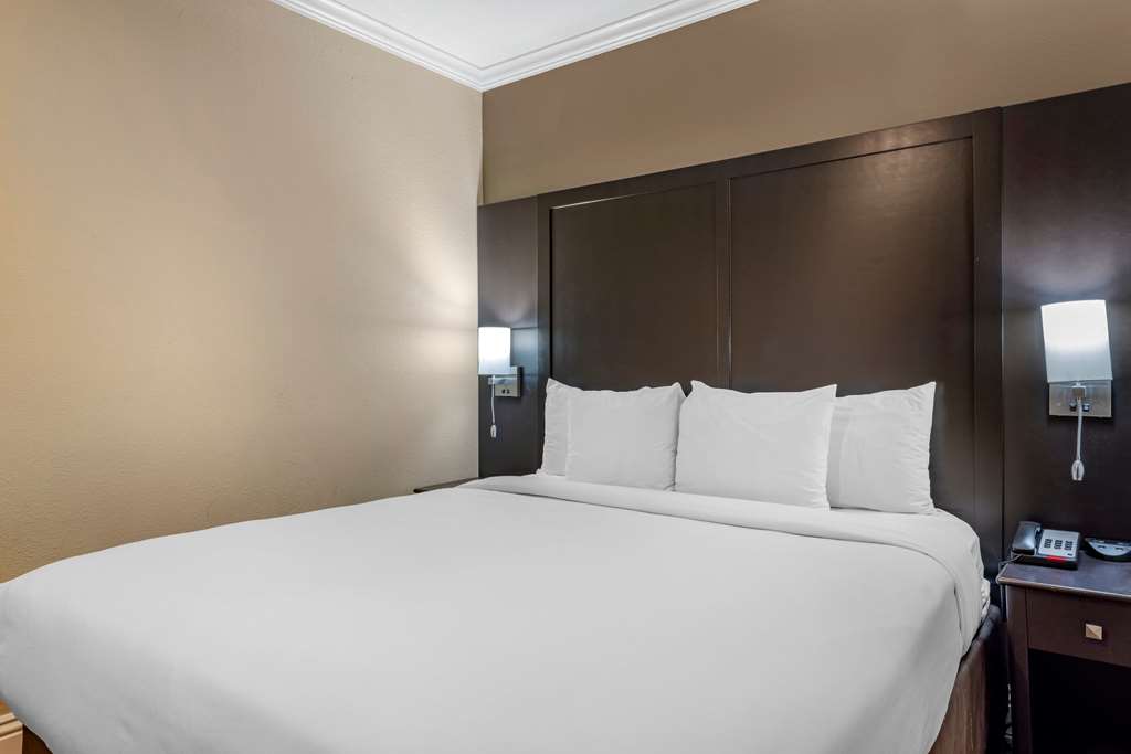 Comfort Inn & Suites Huntington Beach - photo 9