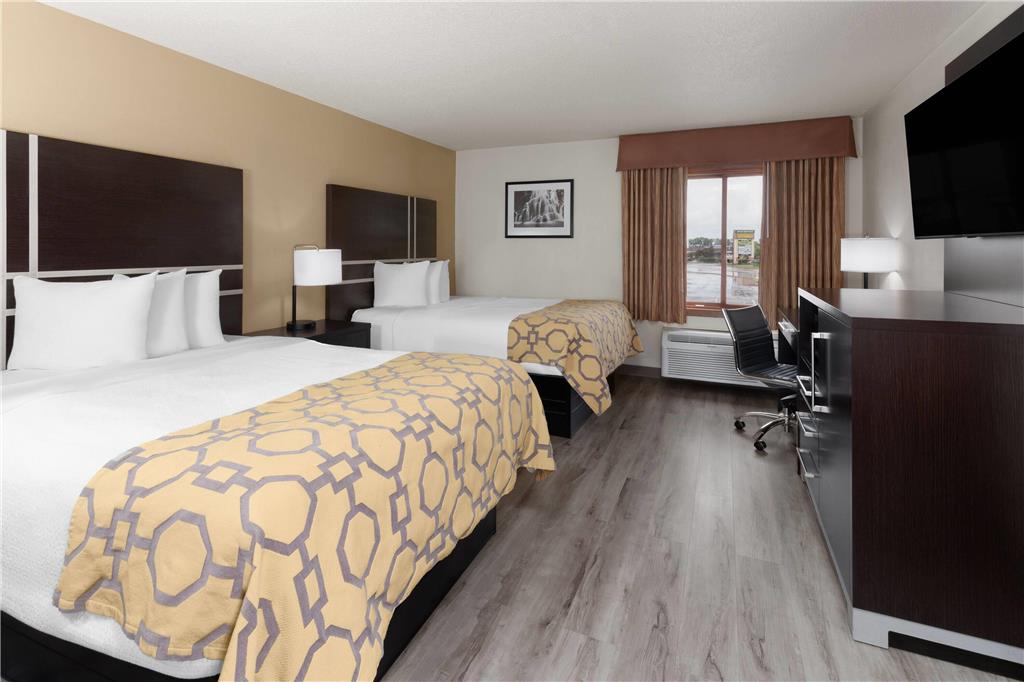 Baymont by Wyndham Green Bay - photo 11