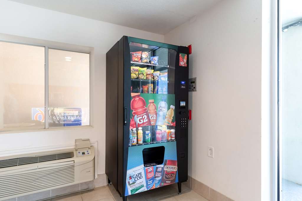Motel 6 Houston TX East - photo 23