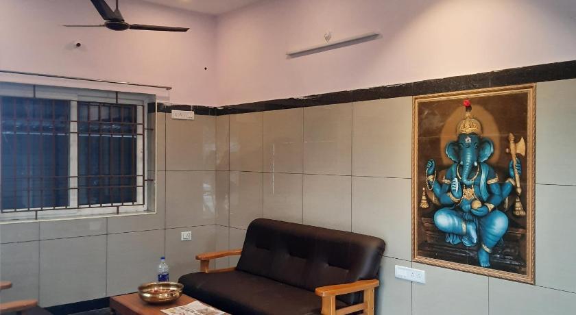 Hotel Aishwariyam Thirukadaiyur — hotel in Tharangambadi