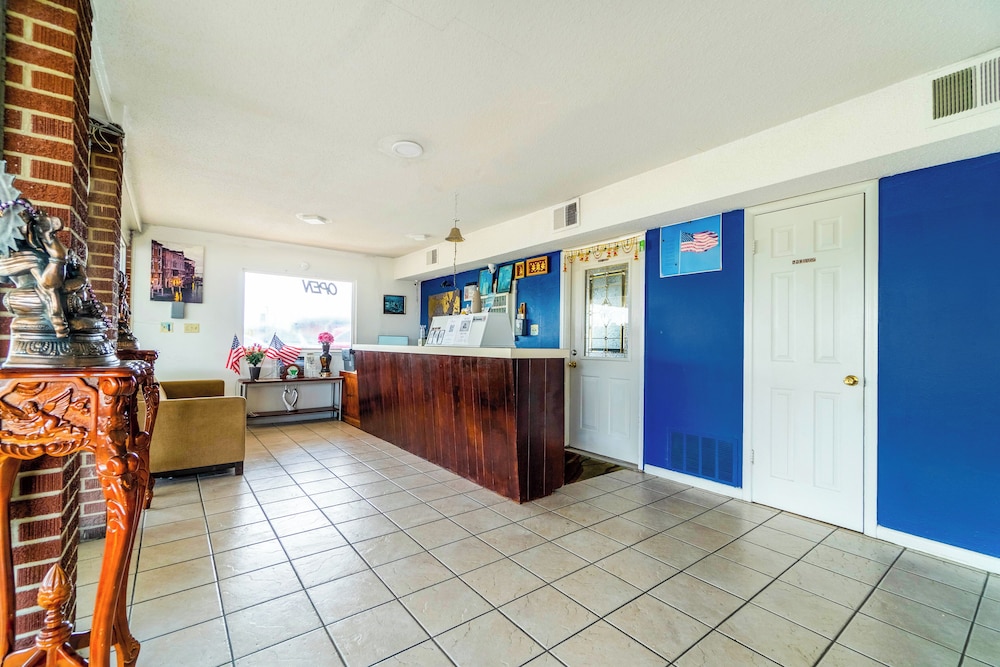 Lamplighter Inn By OYO Independence - photo 60