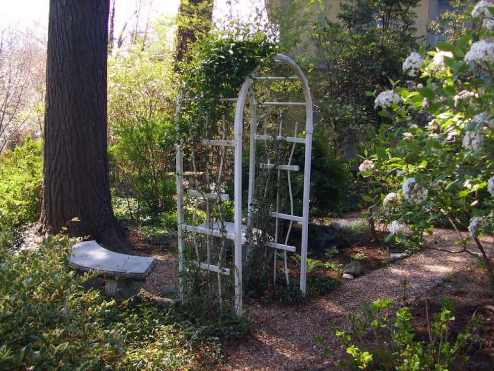 Abbington Green Bed & Breakfast Inn - photo 104