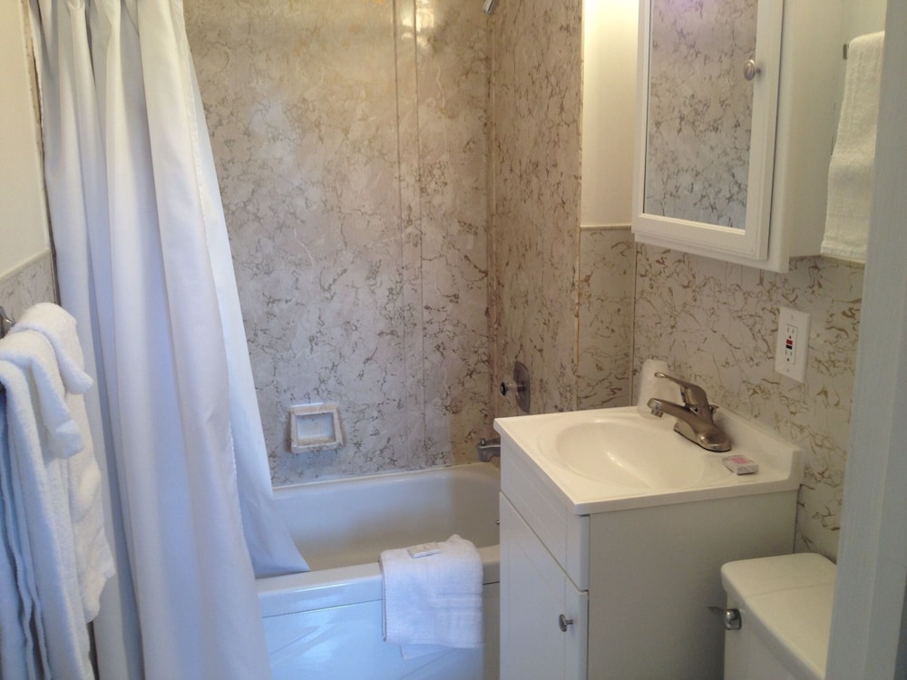 Clarence Inn - photo 35