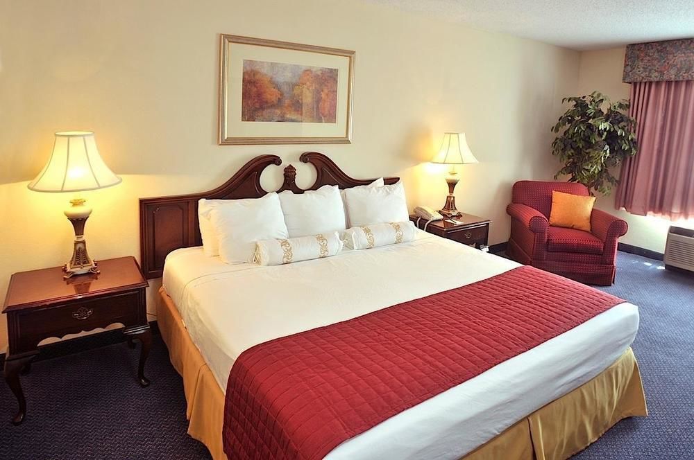 Point Plaza Suites at City Center - photo 4