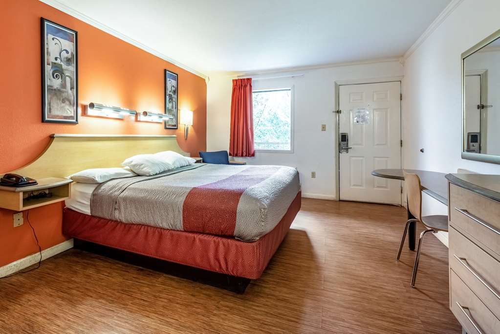 Motel 6 Gatlinburg TN Smoky Mountains - photo 17