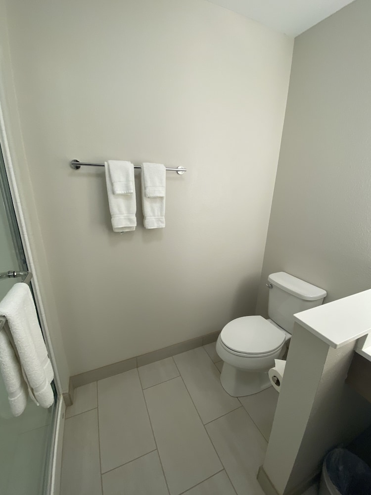 Holiday Inn Express & Suites Junction by IHG - photo 29