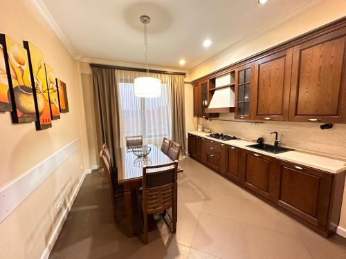 2BR Apartment in Downtown Rustaveli Residence