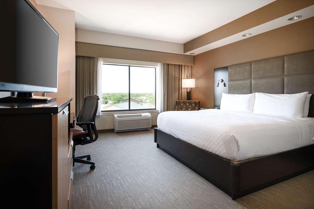 Best Western Premier Bryan College Station - photo 12