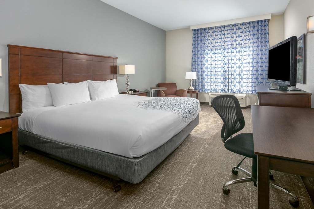 La Quinta Inn & Suites by Wyndham Horn Lake Southaven Area - photo 21