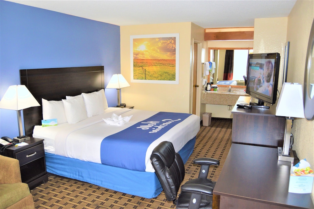 Days Inn by Wyndham Easley Greenville Clemson Area - photo 14