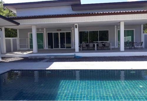 Kongsai Private poolvilla in Klong Khong in Ko Lanta, Thailand