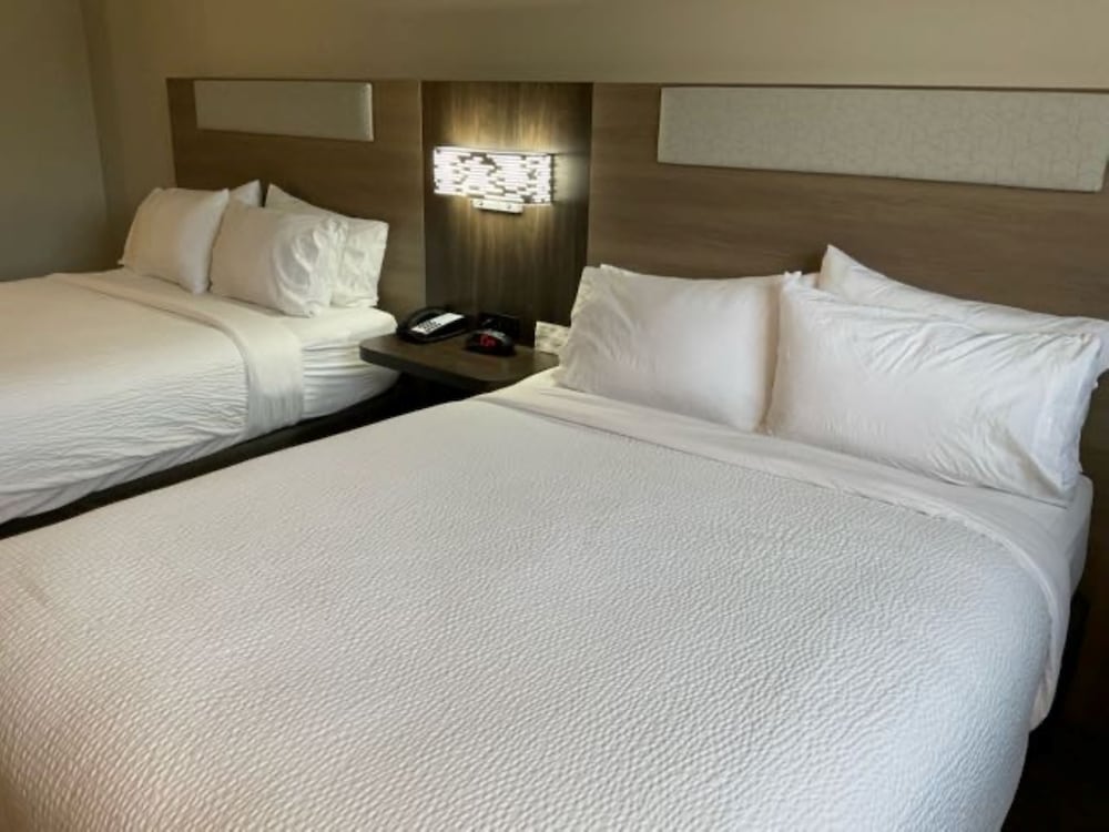Holiday Inn Express Wichita North Park City by IHG - photo 10