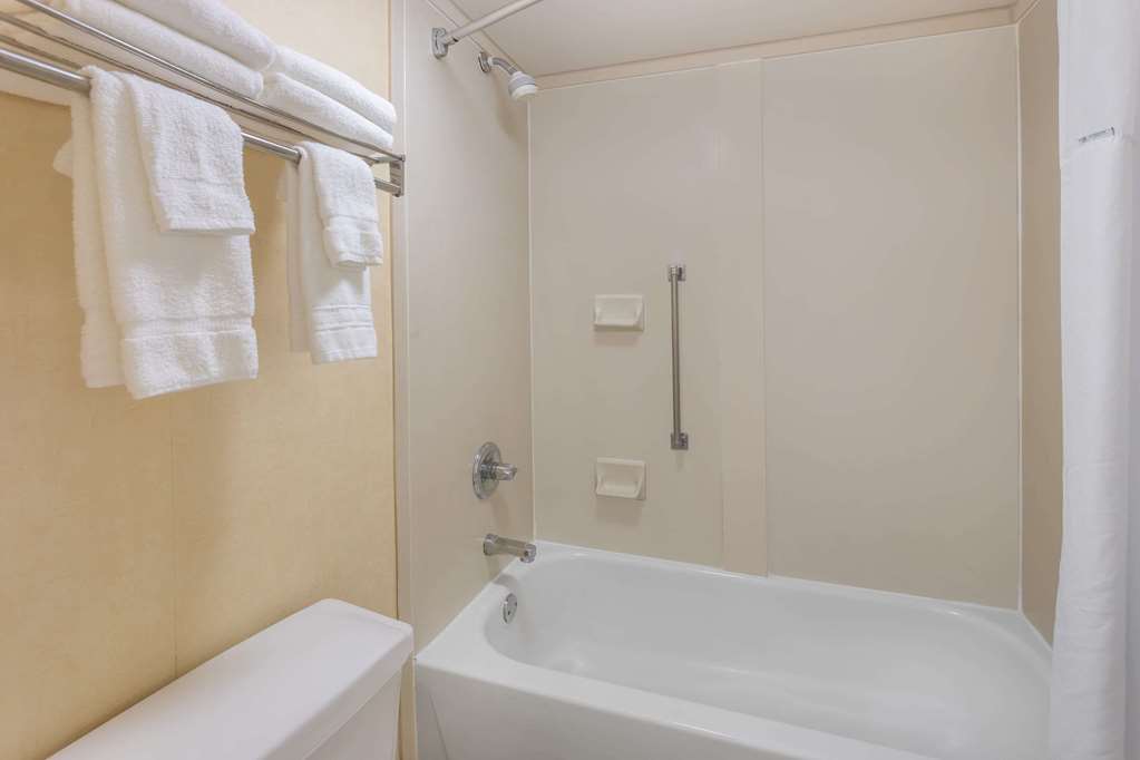 Baymont by Wyndham Griffin - photo 17